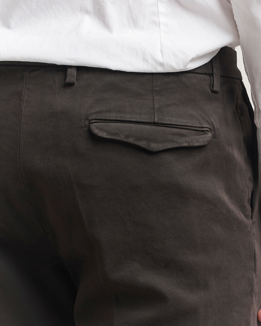 Men | Trousers | Briglia 1949 | Easy Fit Pleated Cotton Stretch Chino Dark Brown