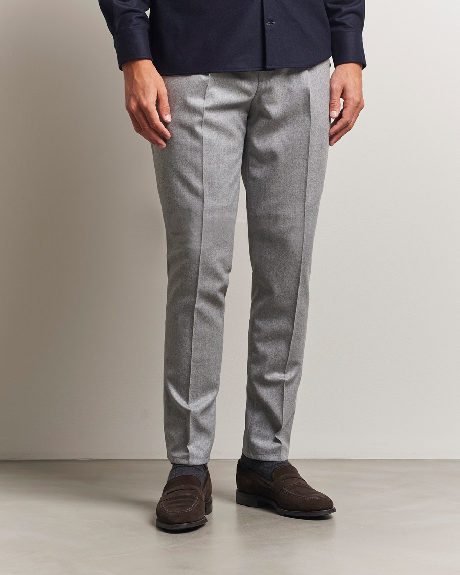 Men | Trousers | Brunello Cucinelli | Slim Fit Pleated Flannel Trousers Light Grey