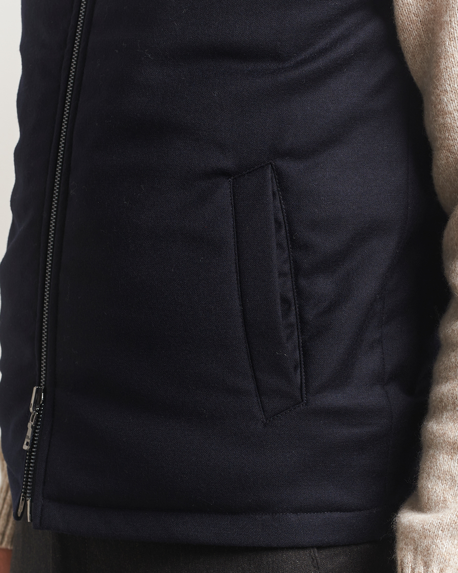 Men | Gilets | Oscar Jacobson | Nylon/Wool Reversible Vest Navy