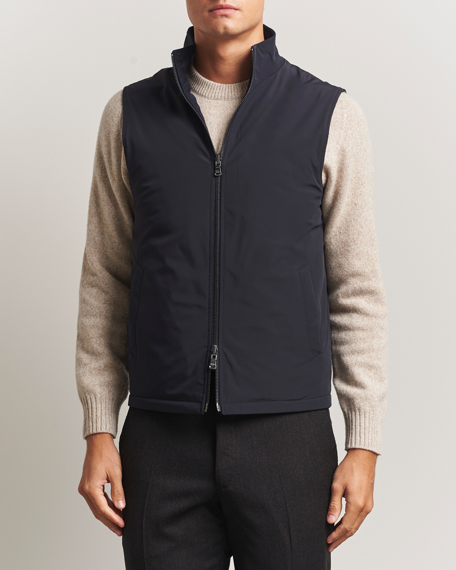 Men | Gilets | Oscar Jacobson | Nylon/Wool Reversible Vest Navy