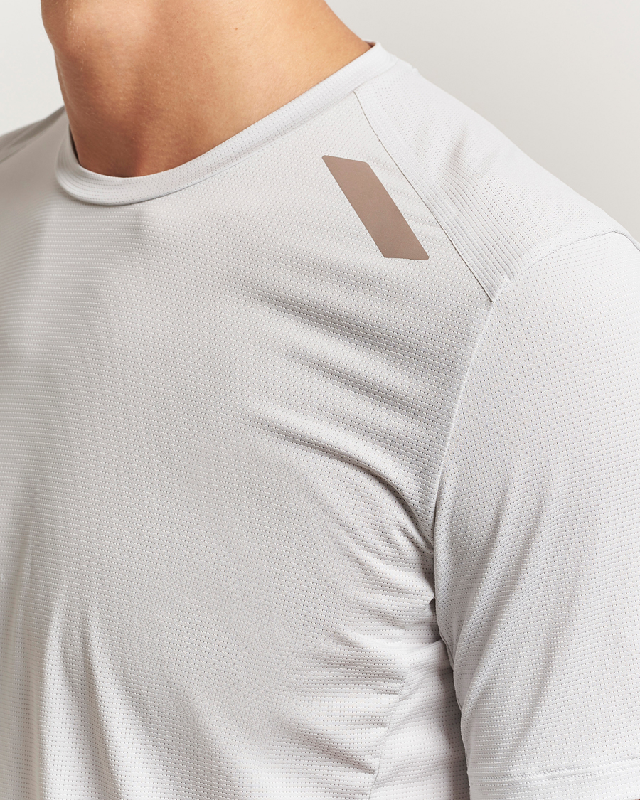 Men | T-Shirts | SOAR Running | Tech Tee Grey