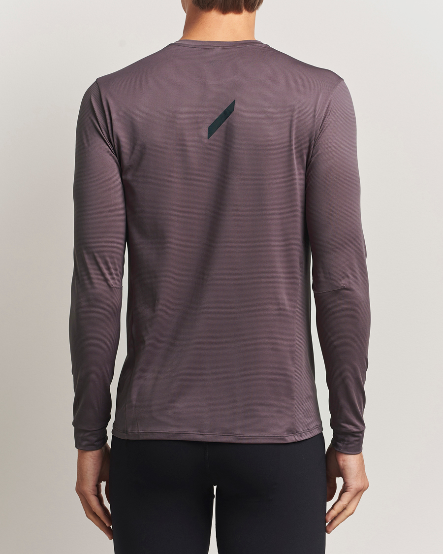 Men | T-Shirts | SOAR Running | Long Sleeve Tech Tee Dark Grey