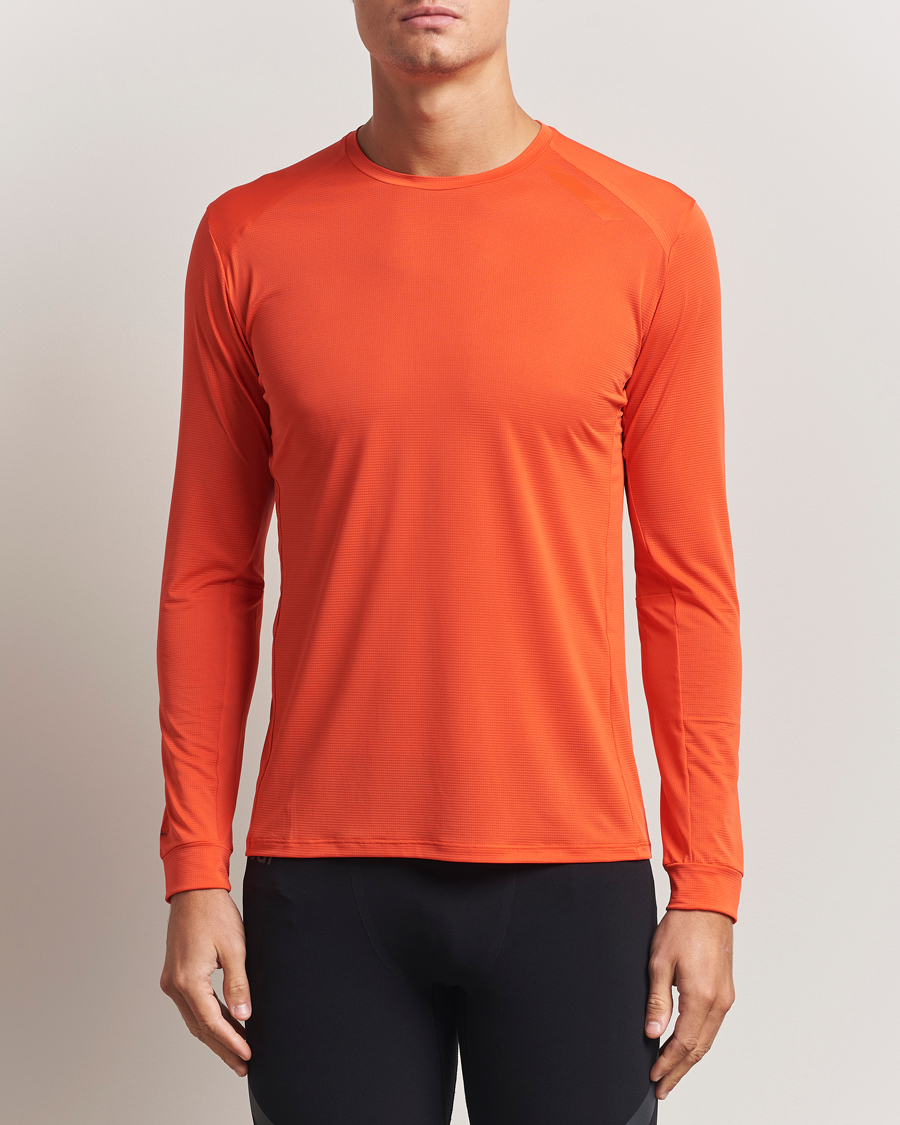 Men | T-Shirts | SOAR Running | Long Sleeve Tech Tee Orange