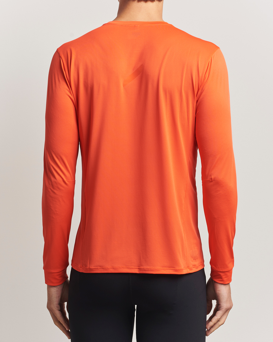 Men | T-Shirts | SOAR Running | Long Sleeve Tech Tee Orange