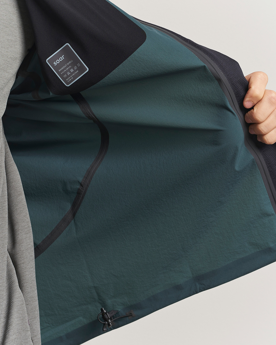 Men | Coats & Jackets | SOAR Running | Rainout Shell Green Gables