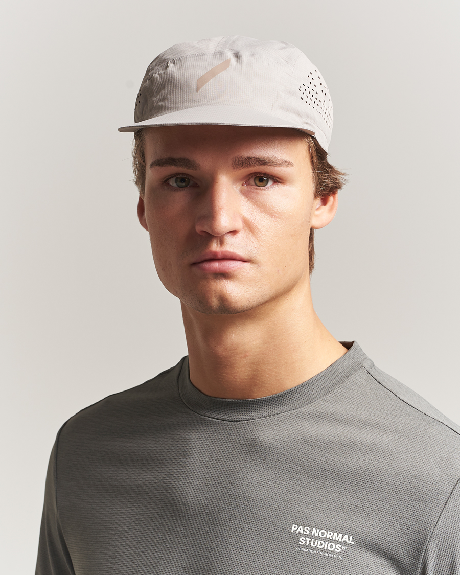 Men | Hats & Caps | SOAR Running | Run Cap Warm Grey