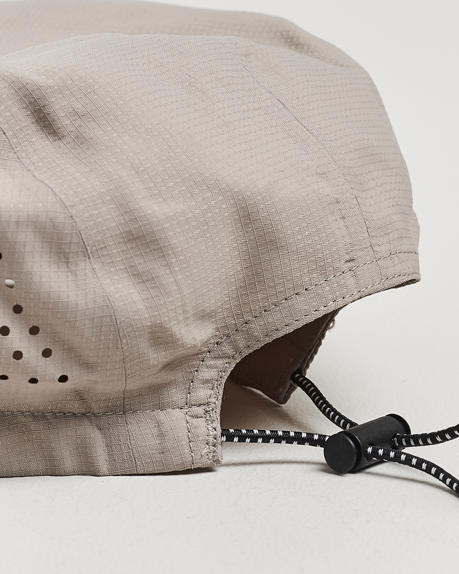 Men | Hats & Caps | SOAR Running | Run Cap Warm Grey