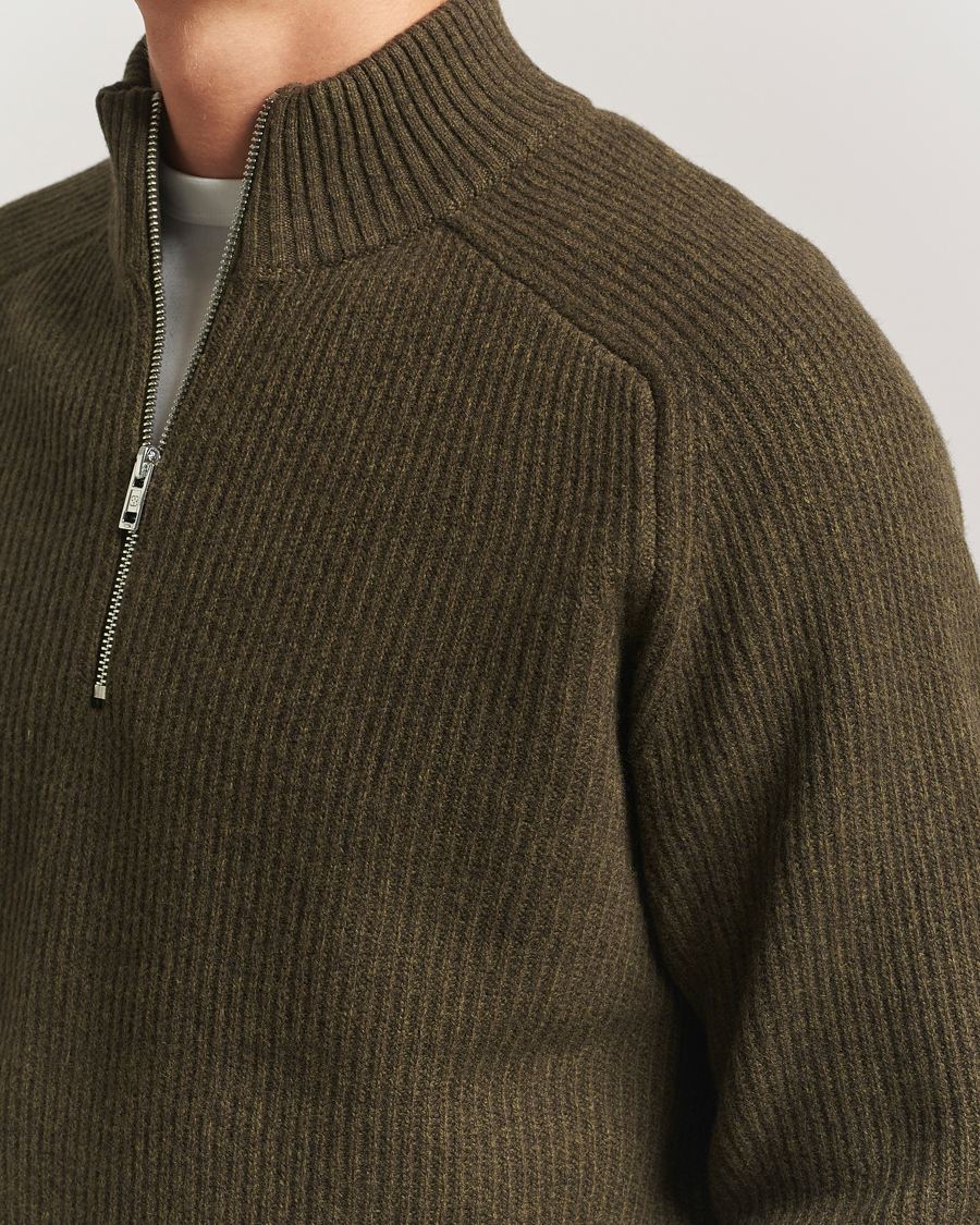 Men | Sweaters & Knitwear | Filippa K | Ribbed Wool Half Zip Moss Green