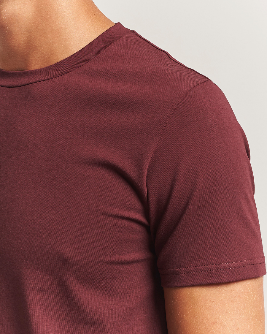 Men | T-Shirts | Filippa K | Soft Lycra T-Shirt Burgundy