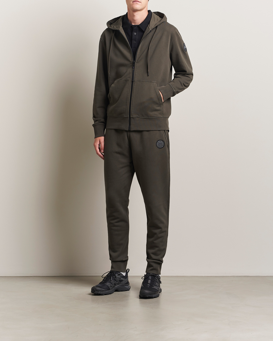 Men | Trousers | Canada Goose Black Label | Huron Sweatpants Volcano