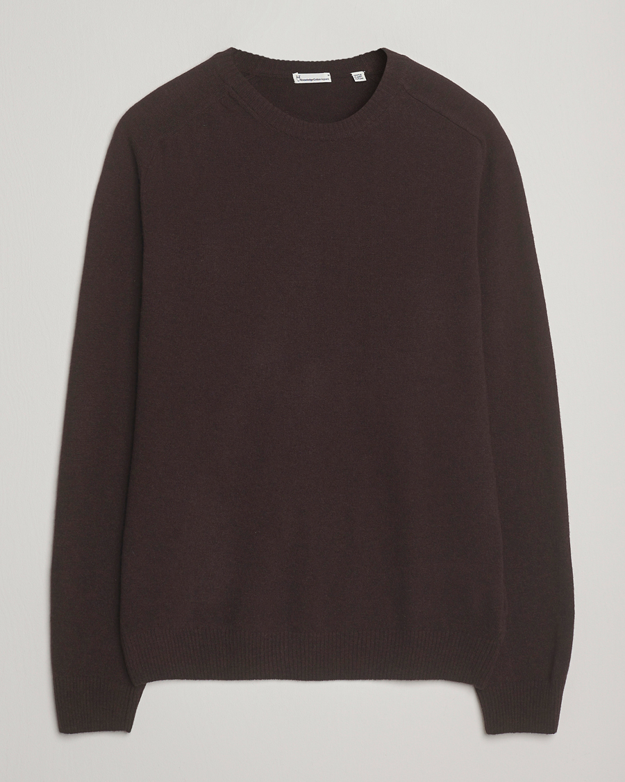 Men | Sweaters & Knitwear | KnowledgeCotton Apparel | Lambswool Roundneck Chocolate