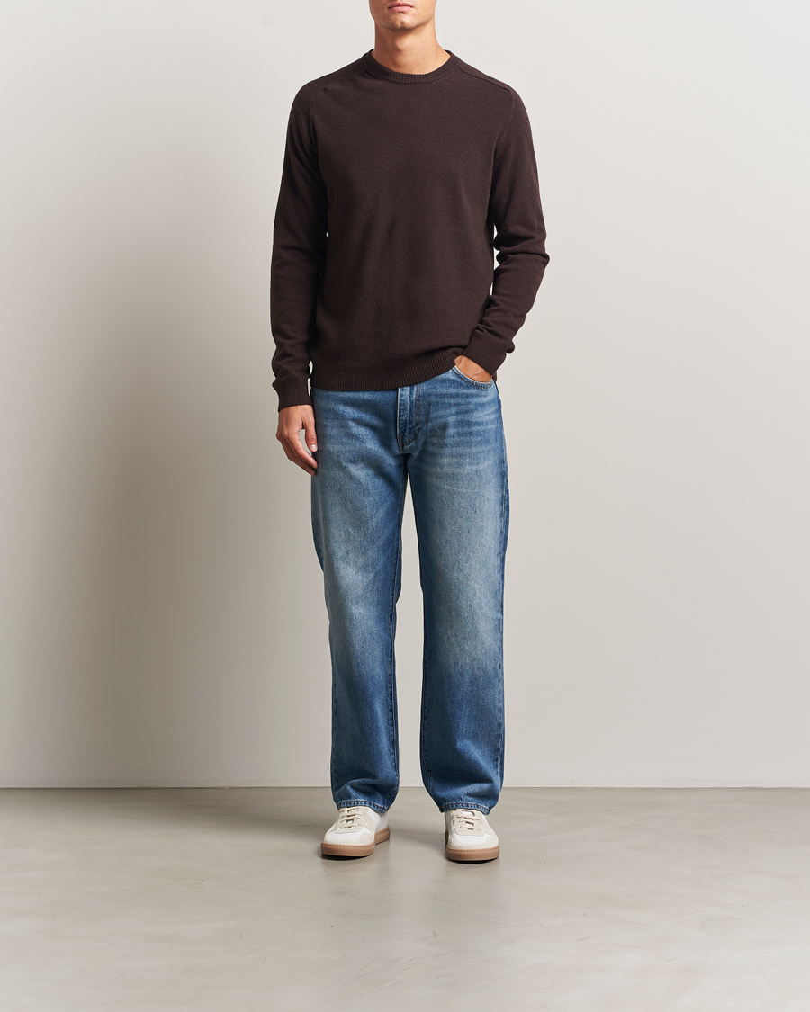 Men | Sweaters & Knitwear | KnowledgeCotton Apparel | Lambswool Roundneck Chocolate
