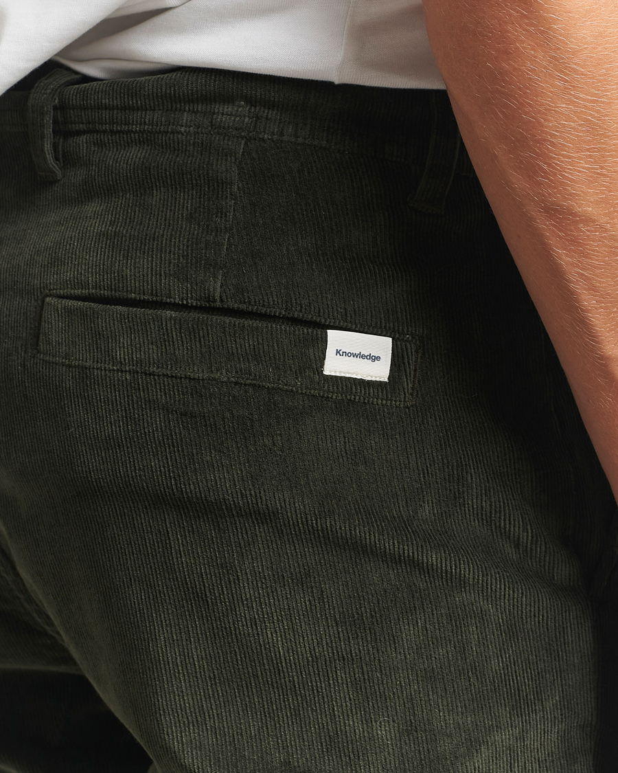 Men | Trousers | KnowledgeCotton Apparel | Chuck Regular Cord Trousers Olive