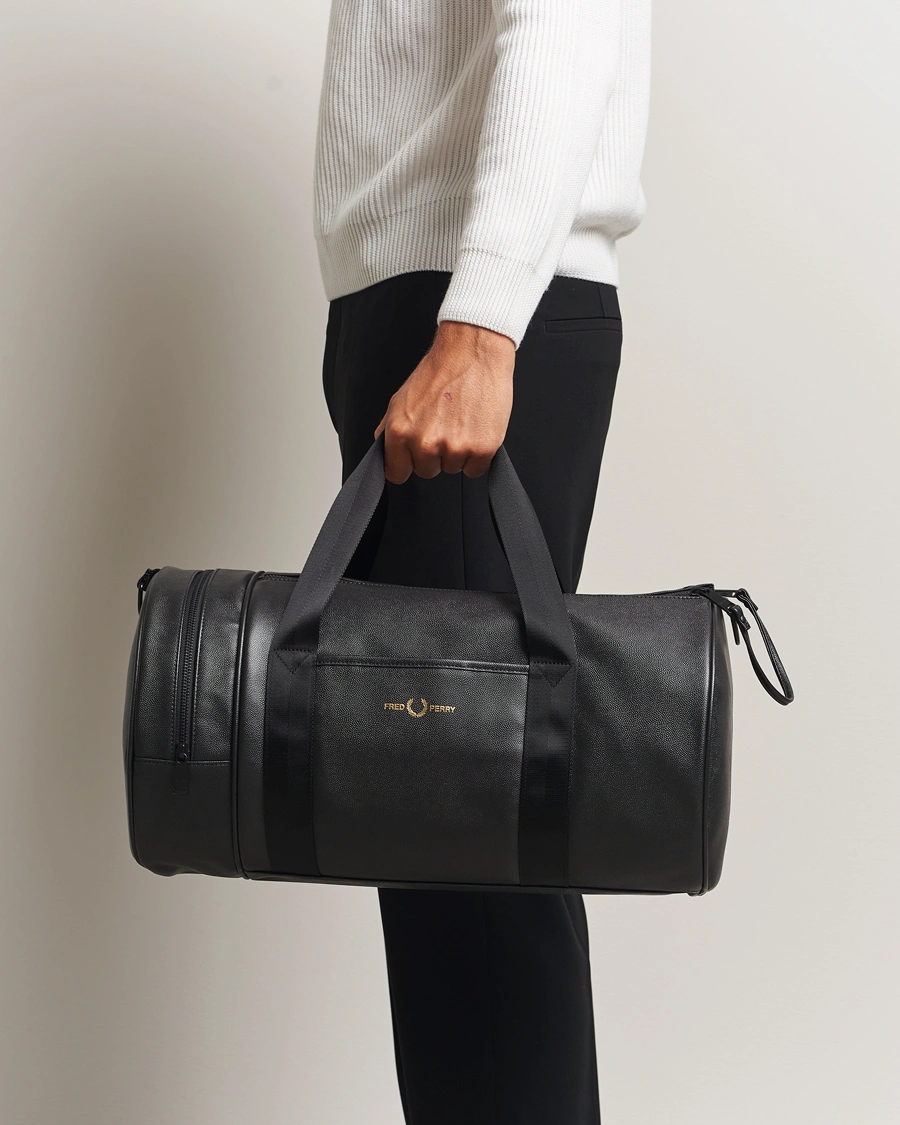 Men | Bags | Fred Perry | Scotch Grain Leather Barrel Bag Black