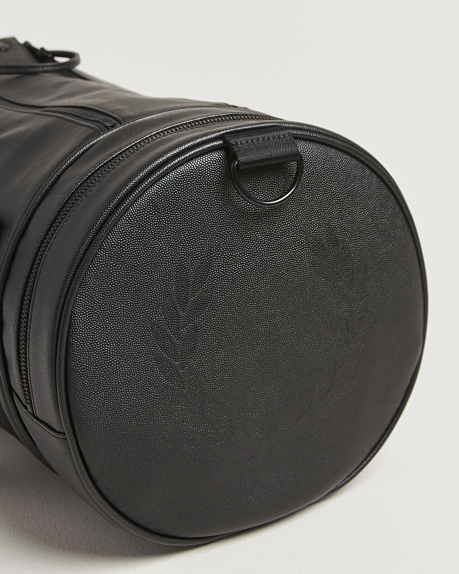 Men | Bags | Fred Perry | Scotch Grain Leather Barrel Bag Black
