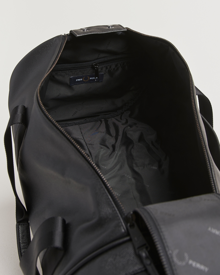 Men | Bags | Fred Perry | Scotch Grain Leather Barrel Bag Black