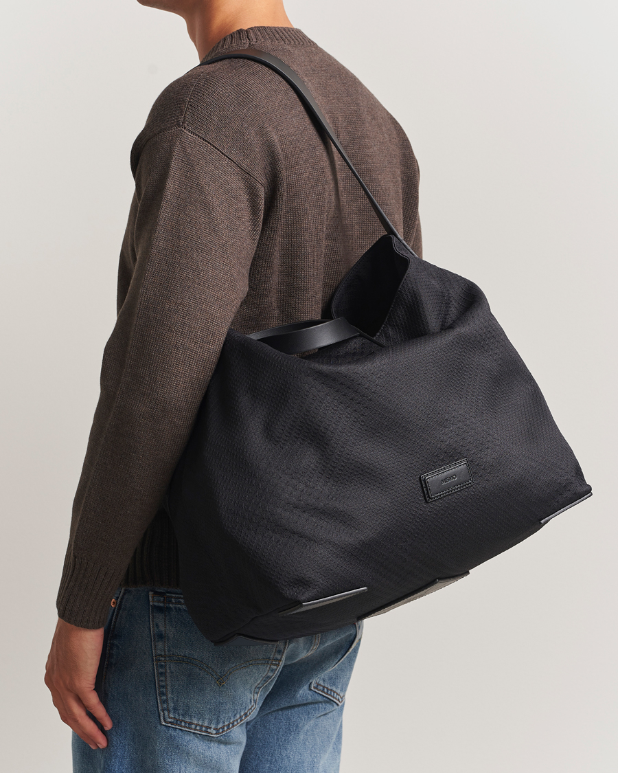 Men | Bags | Mismo | M/S Companion Tote Bag Haptic Black/Black