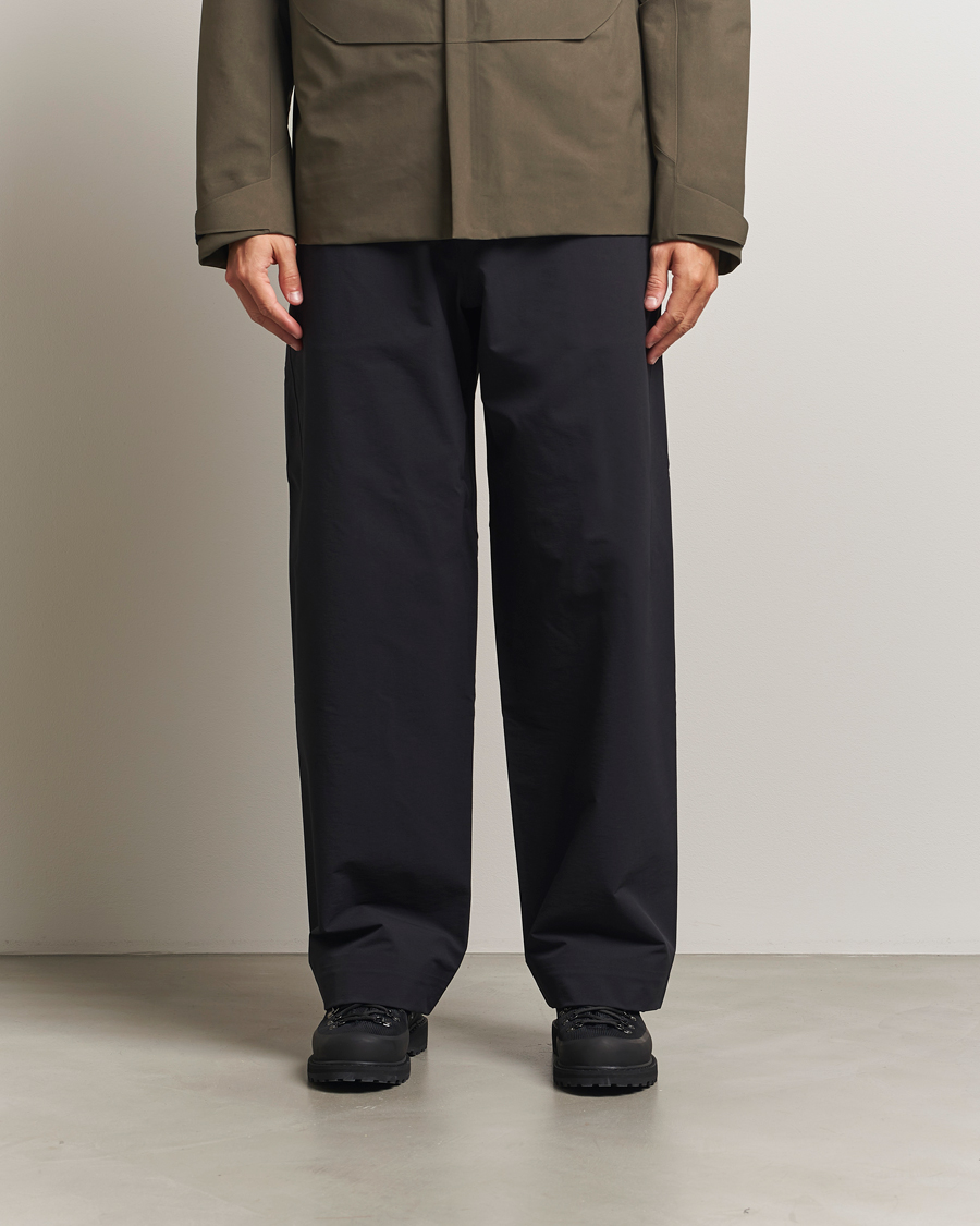 Men | Trousers | Arc'teryx Veilance | Corbell Softshell Pants Black