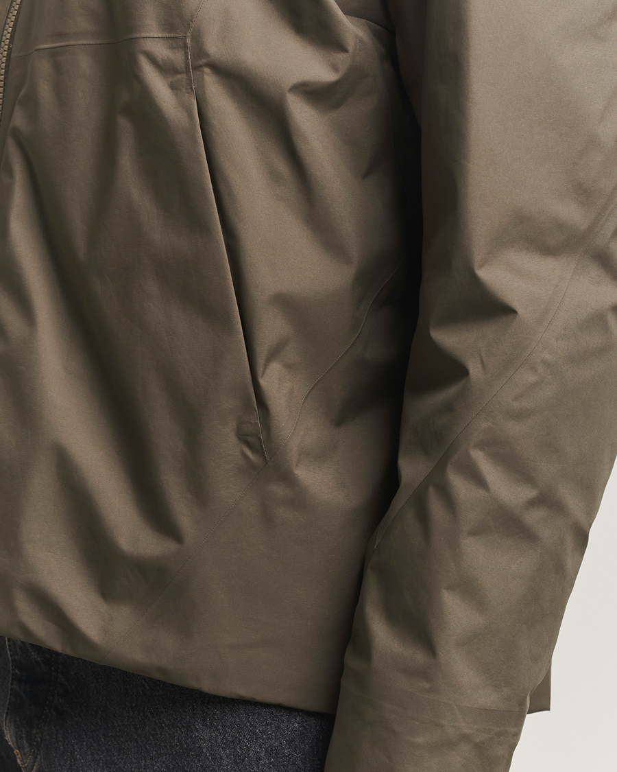 Men | Coats & Jackets | Arc'teryx Veilance | Diode Insulated GORE-TEX Jacket Brown
