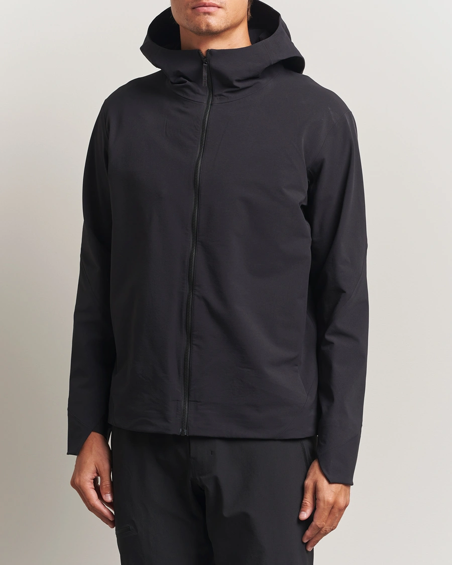 Men | Coats & Jackets | Arc'teryx Veilance | Isogon GORE-TEX Hooded Shell Jacket Black