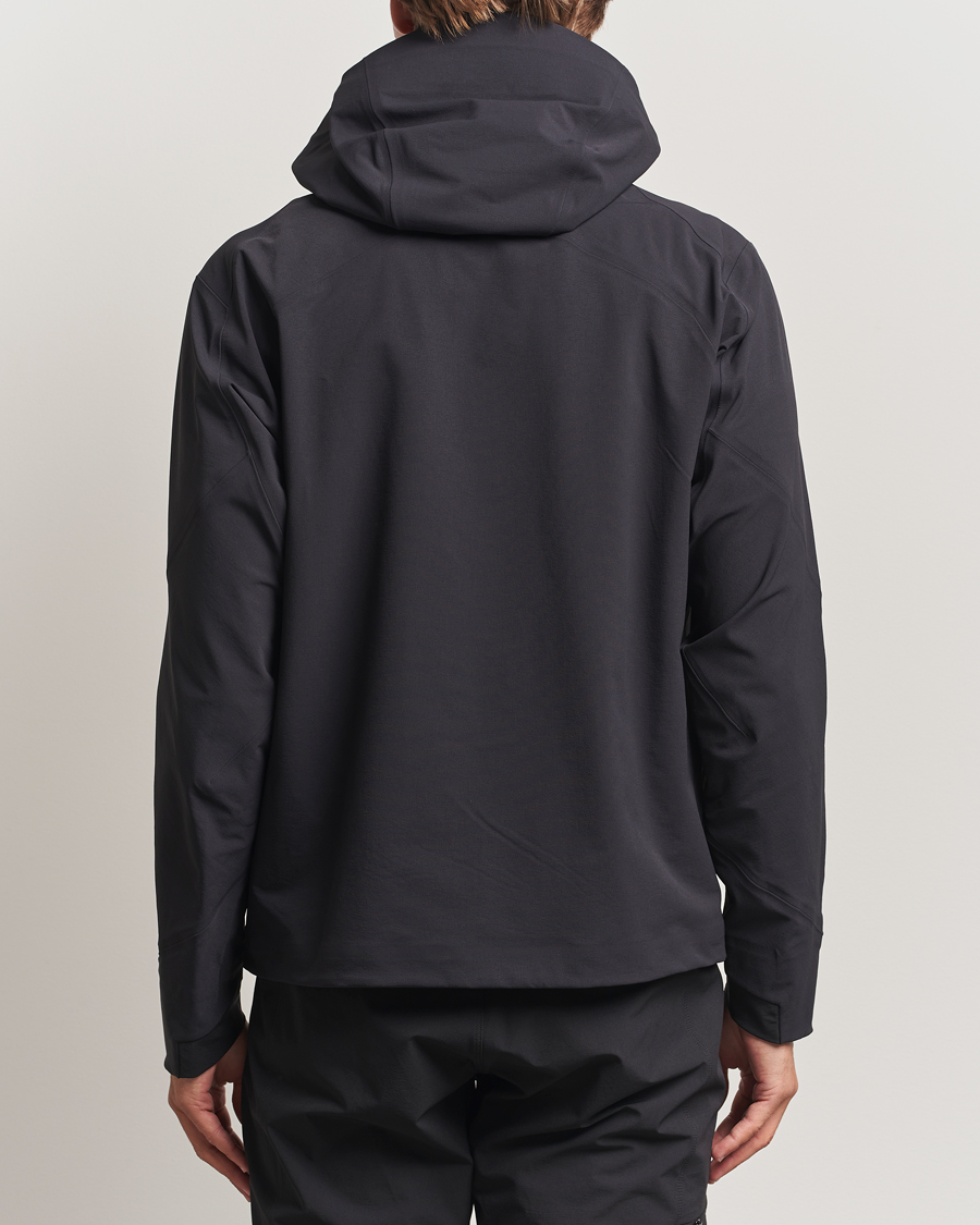 Men | Coats & Jackets | Arc'teryx Veilance | Isogon GORE-TEX Hooded Shell Jacket Black