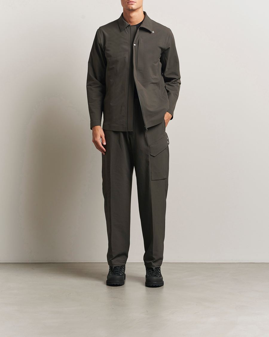 Men | Shirts | Stone Island | Stellina Textured Nylon Stretch Overshirt Lead Grey