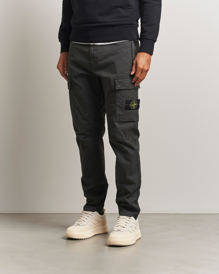 Men | Trousers | Stone Island | Supima Cotton Stretch Cargo Trousers Lead Grey
