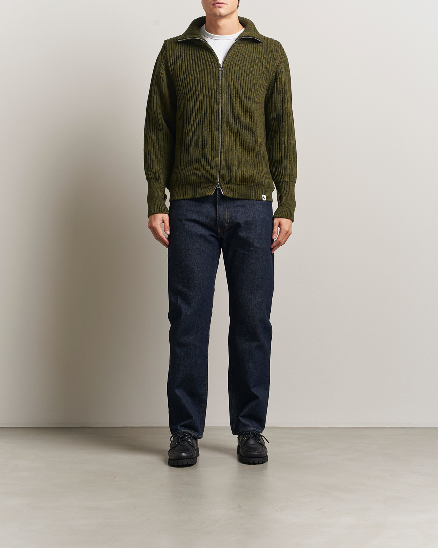 Men | Sweaters & Knitwear | Peregrine | Fisherman Merino Zip Cardigan Olive