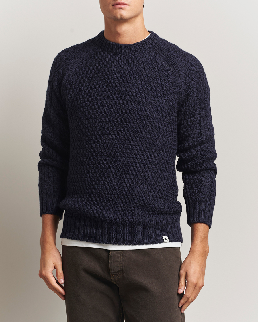 Men | Sweaters & Knitwear | Peregrine | Winston Merino Crew Navy