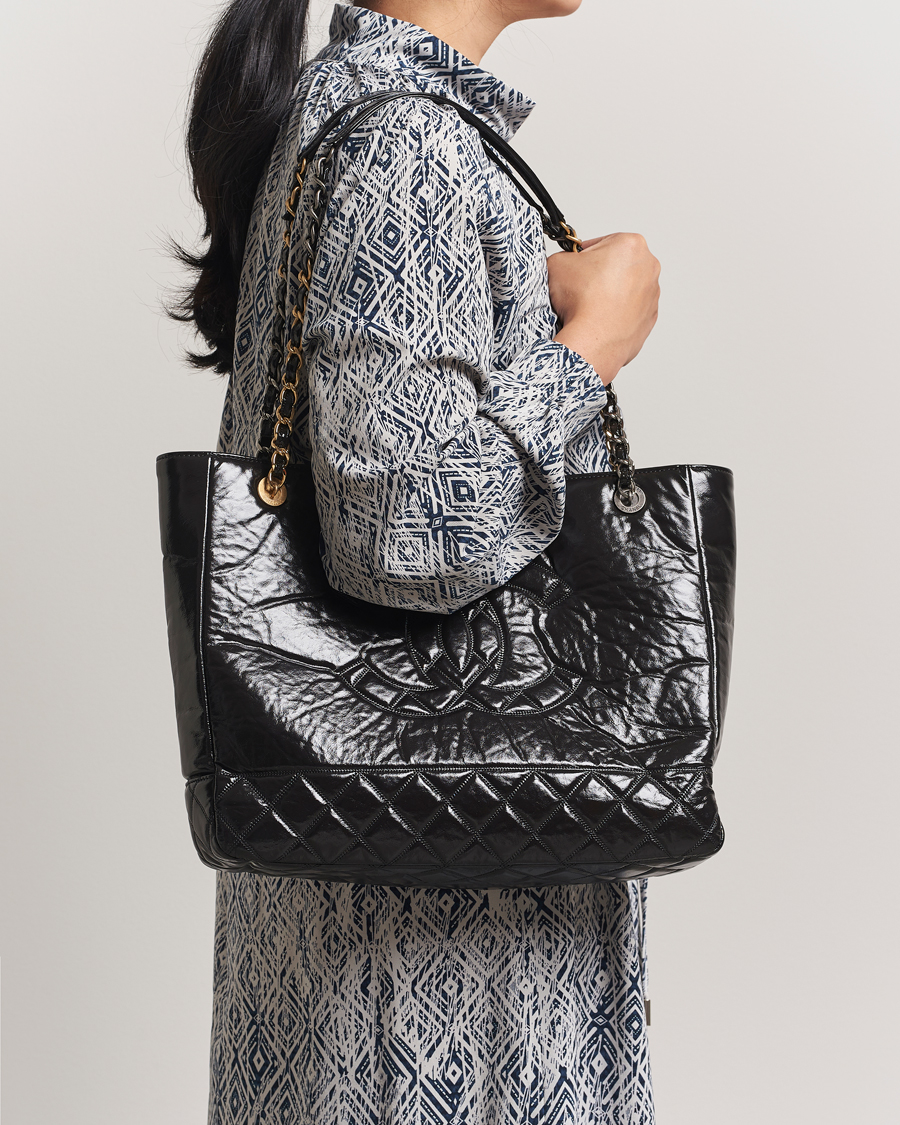Men | Gifts for Her | Chanel Pre-Owned | Chain Tote Bag Black