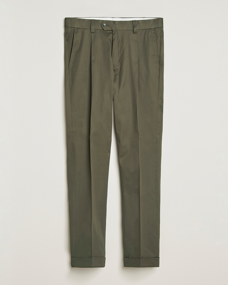 Men | Trousers | Tiger of Sweden | Tenuta Pleated Cotton Trousers Deep Olive