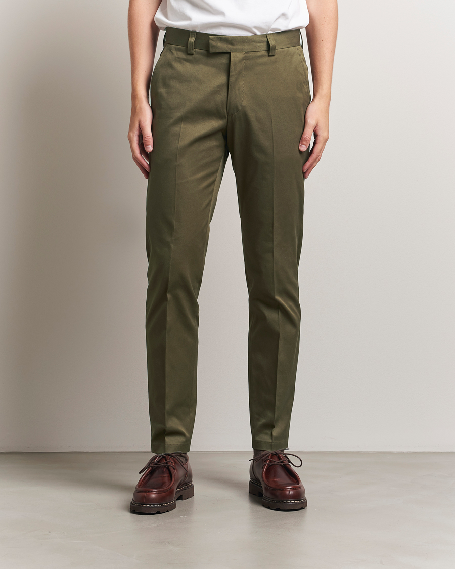 Men | Trousers | Tiger of Sweden | Tenuta Cotton Chinos Deep Olive
