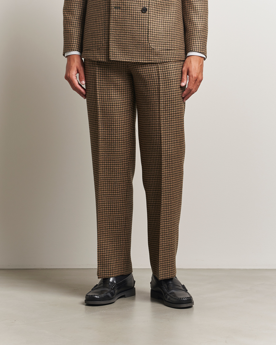 Men | Trousers | Tiger of Sweden | Todne Swedish Wool Dogtooth Trousers Brown Olive