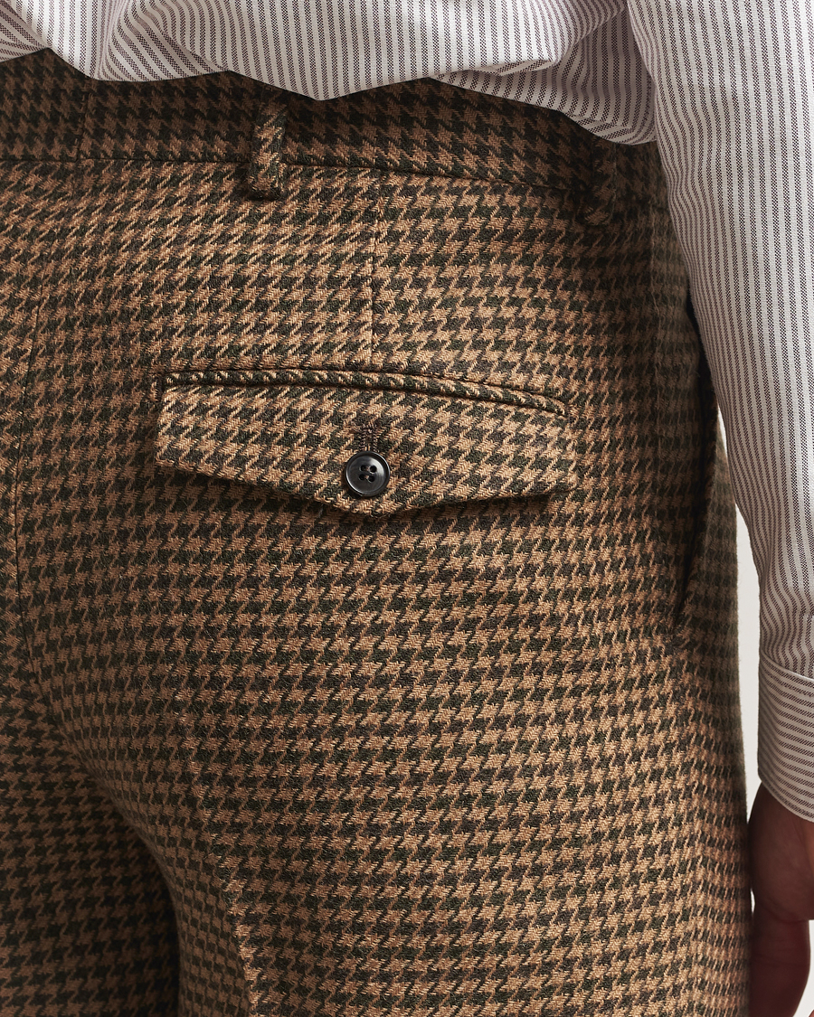 Men | Trousers | Tiger of Sweden | Todne Swedish Wool Dogtooth Trousers Brown Olive