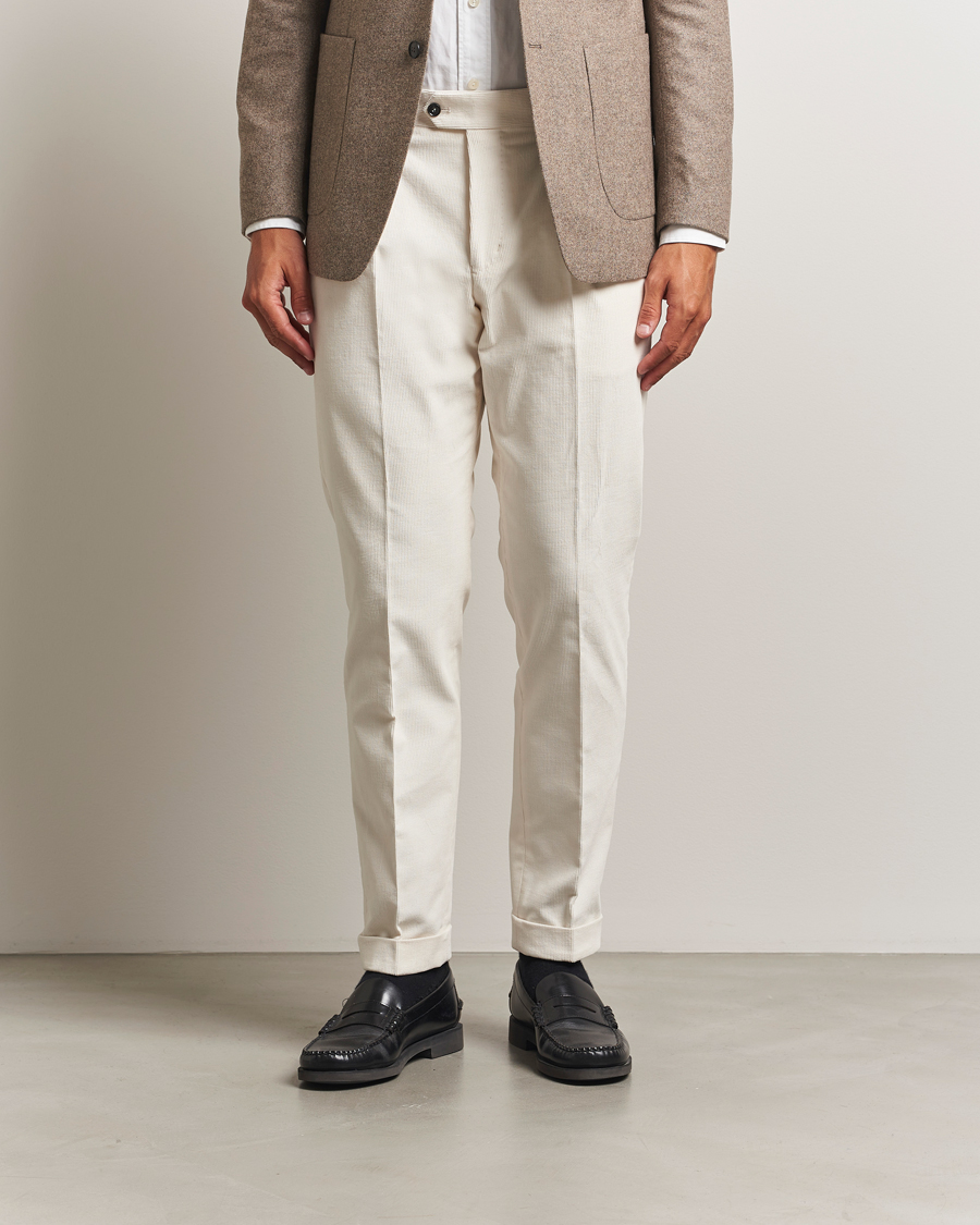 Men | Trousers | Tiger of Sweden | Tenuta Pleated Corduroy Trousers Light Ivory