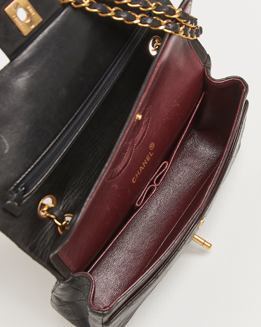 Men | Gifts for Her | Chanel Pre-Owned | Classic Double Flap Medium Lambskin Black