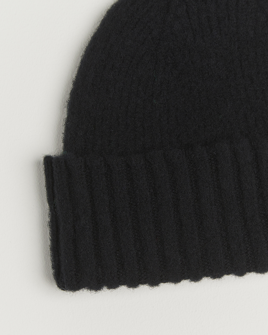 Men | Beanies | Robert Mackie | Rona Ribbed Shaggy Lambswool Beanie Black