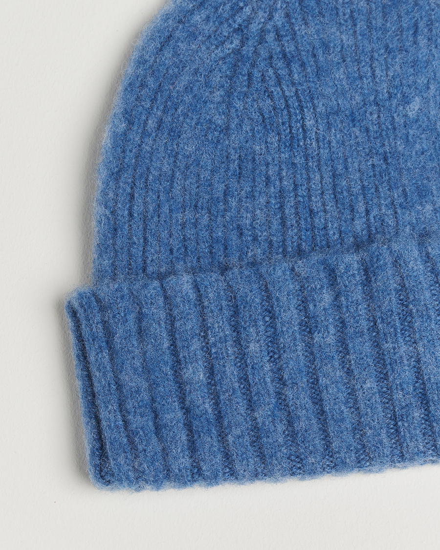 Men | Beanies | Robert Mackie | Rona Ribbed Shaggy Lambswool Beanie Light Blue