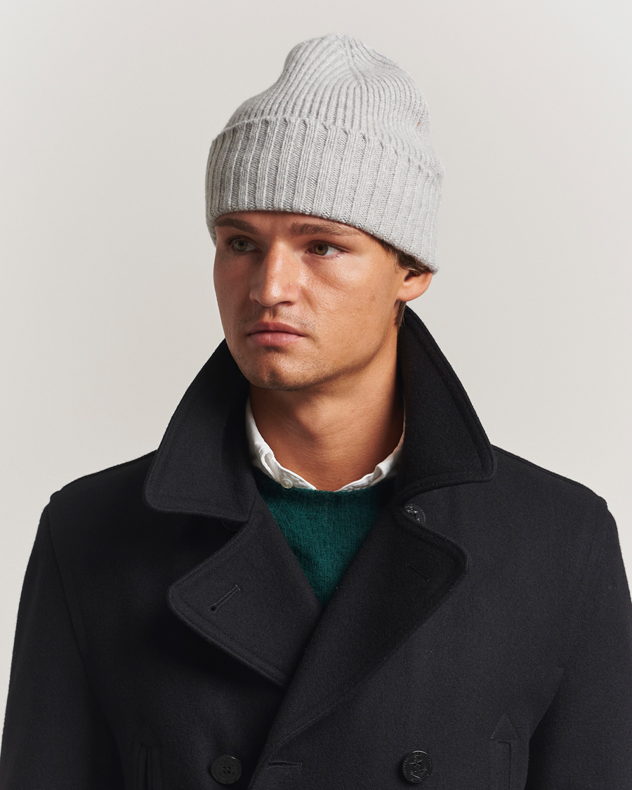 Men | Beanies | Robert Mackie | Kingswell Ribbed Wool/Cashmere Beanie Light Grey