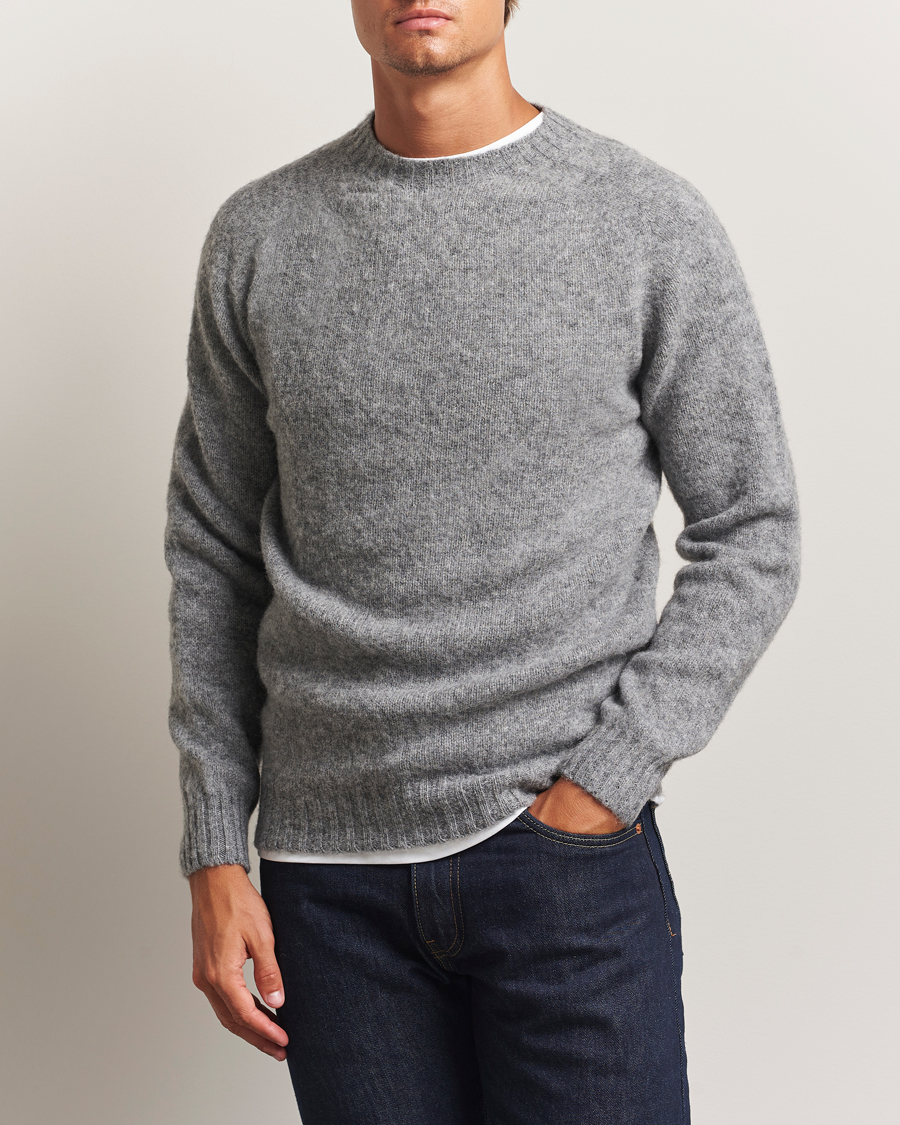 Men | Sweaters & Knitwear | Harley Of Scotland | Brushed Supersoft Lambswool Crewneck Mid Grey