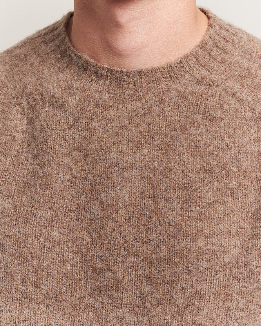 Men | Sweaters & Knitwear | Harley Of Scotland | Brushed Supersoft Lambswool Crewneck Tundra
