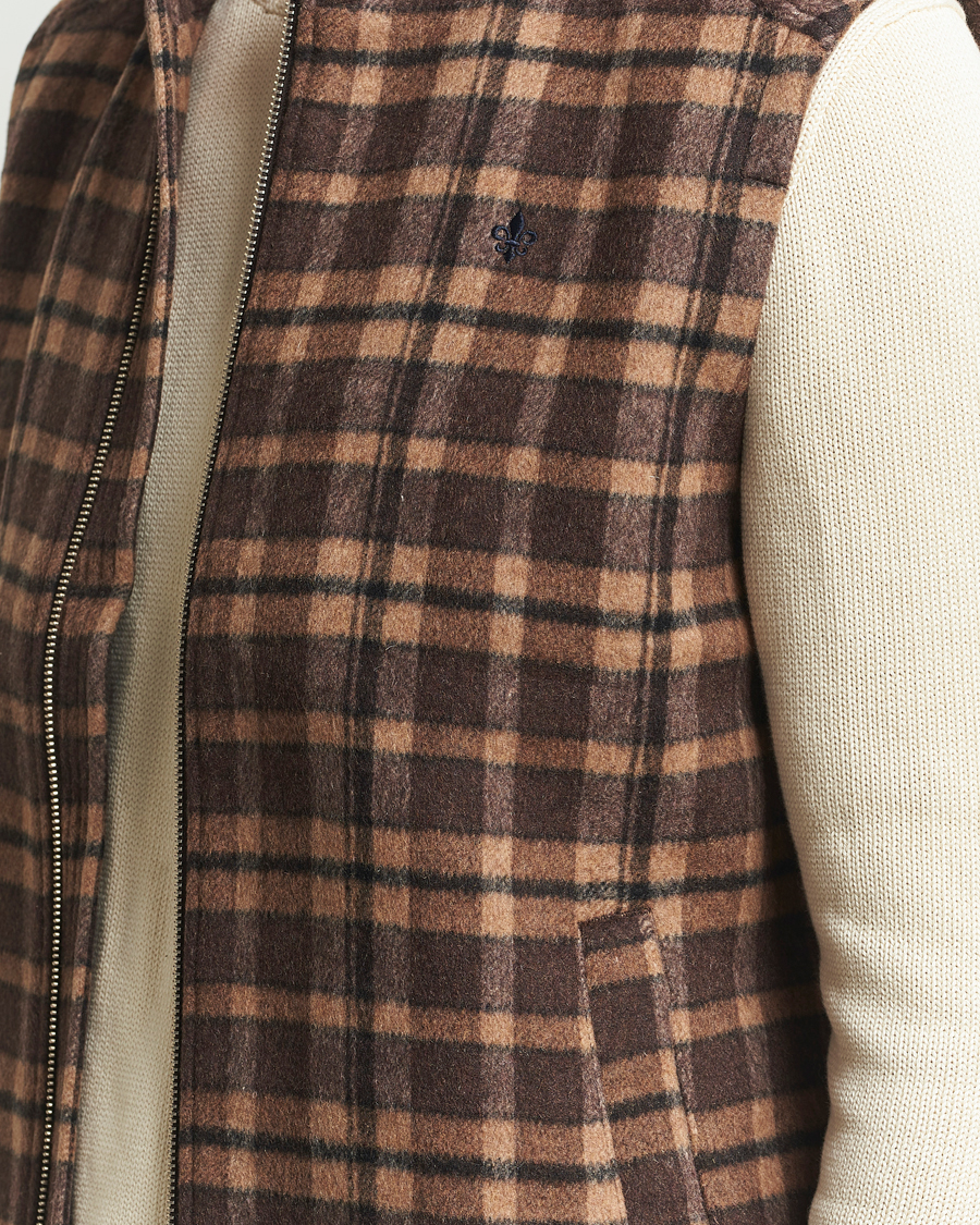 Men | Coats & Jackets | Morris | Humphrey Vest Brown