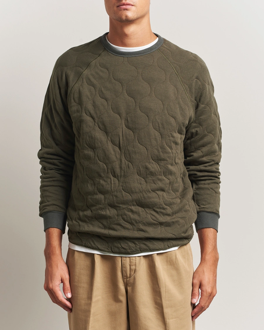 Men | Sweaters & Knitwear | BEAMS PLUS | MIL Quilt Crew Neck Olive