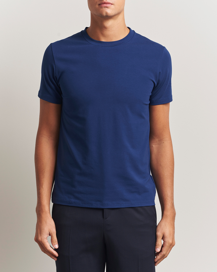 Men | T-Shirts | Filippa K | Soft Lycra T-Shirt Royal Navy