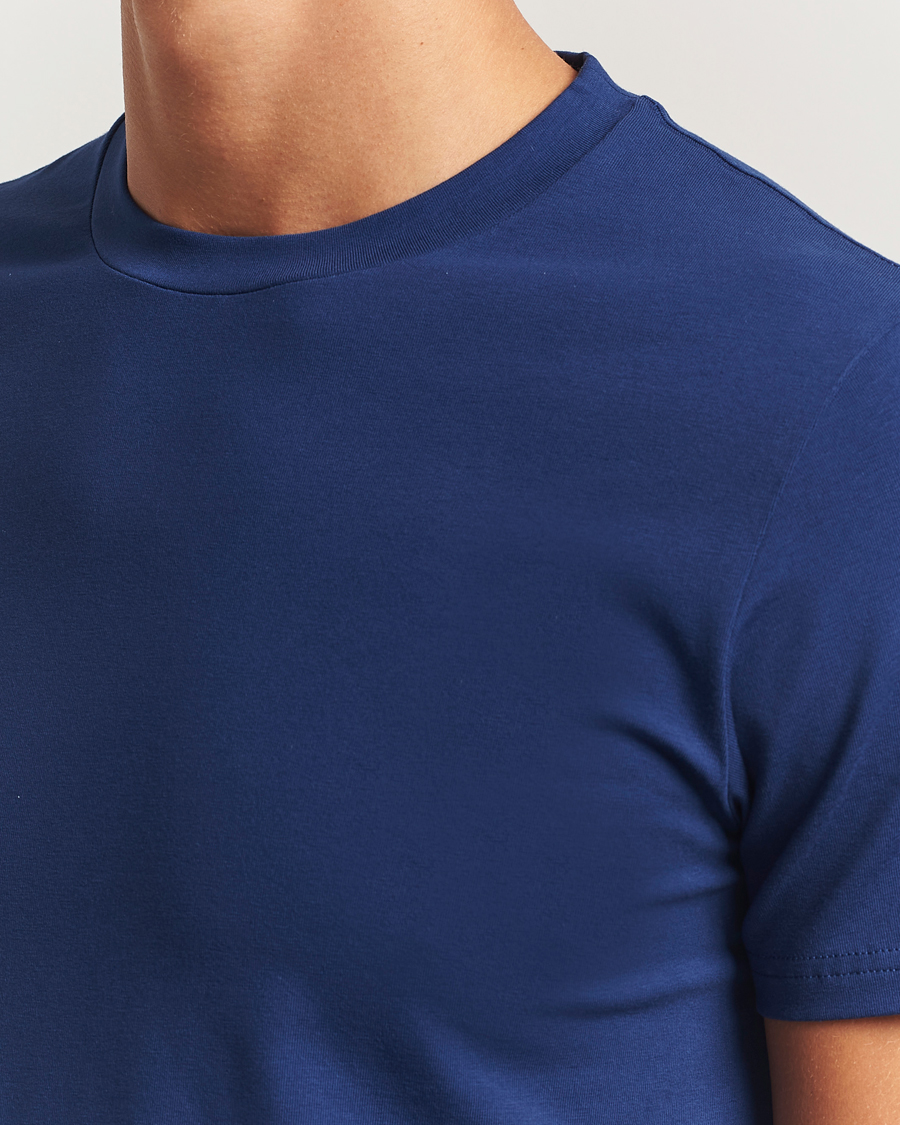 Men | T-Shirts | Filippa K | Soft Lycra T-Shirt Royal Navy