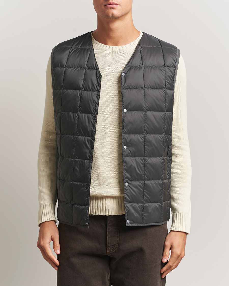 Men | Gilets | TAION | V-Neck Lightweight Down Vest Dark Grey