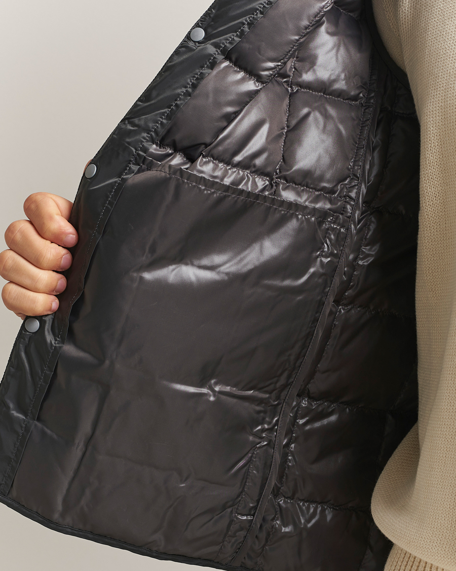 Men | Gilets | TAION | V-Neck Lightweight Down Vest Dark Grey