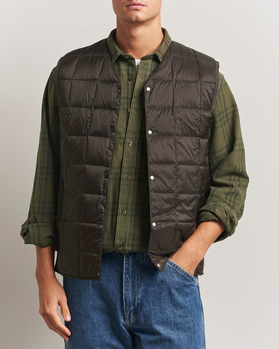 Men | Gilets | TAION | V-Neck Lightweight Down Vest Dark Choco