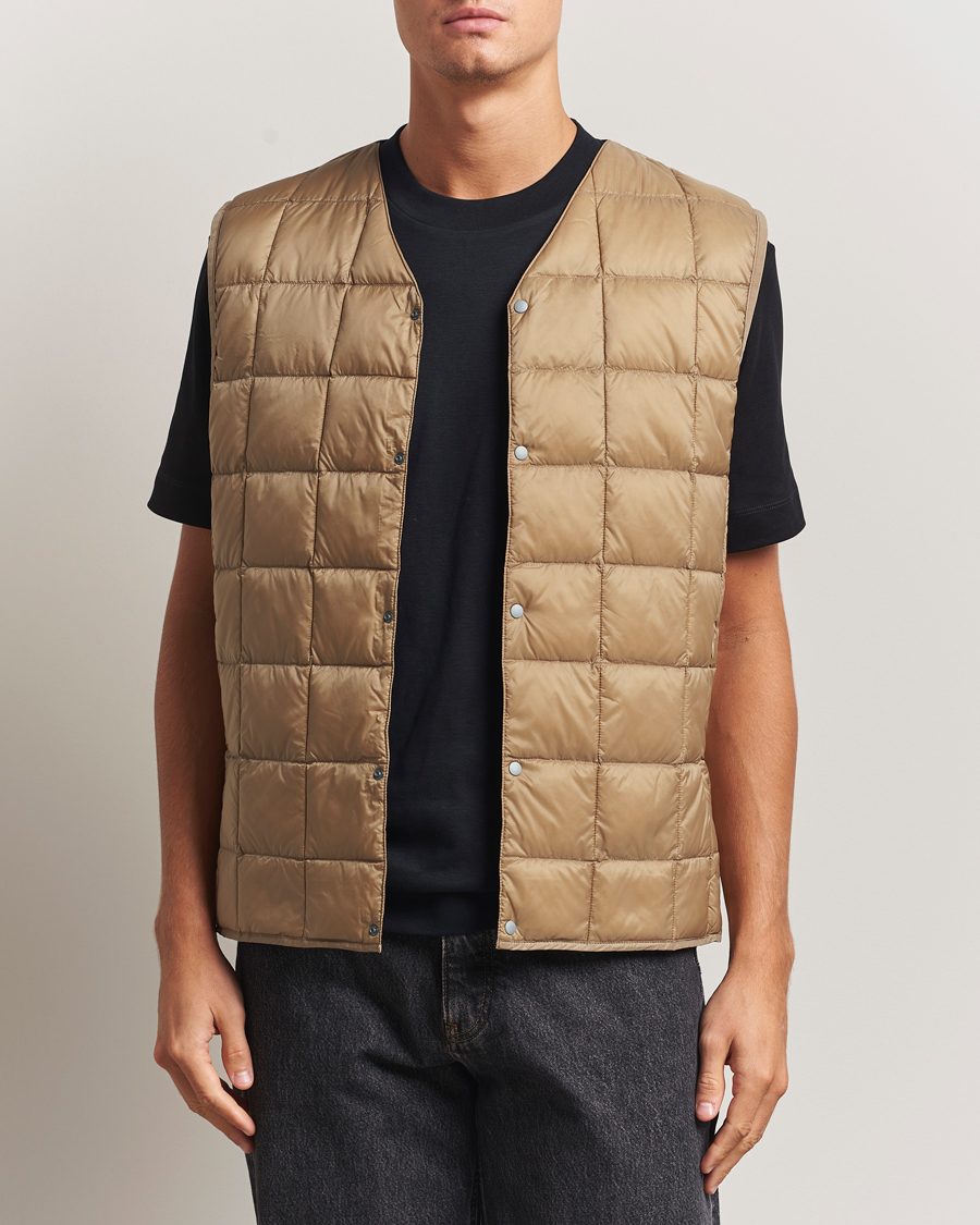 Men | Gilets | TAION | V-Neck Lightweight Down Vest Greige