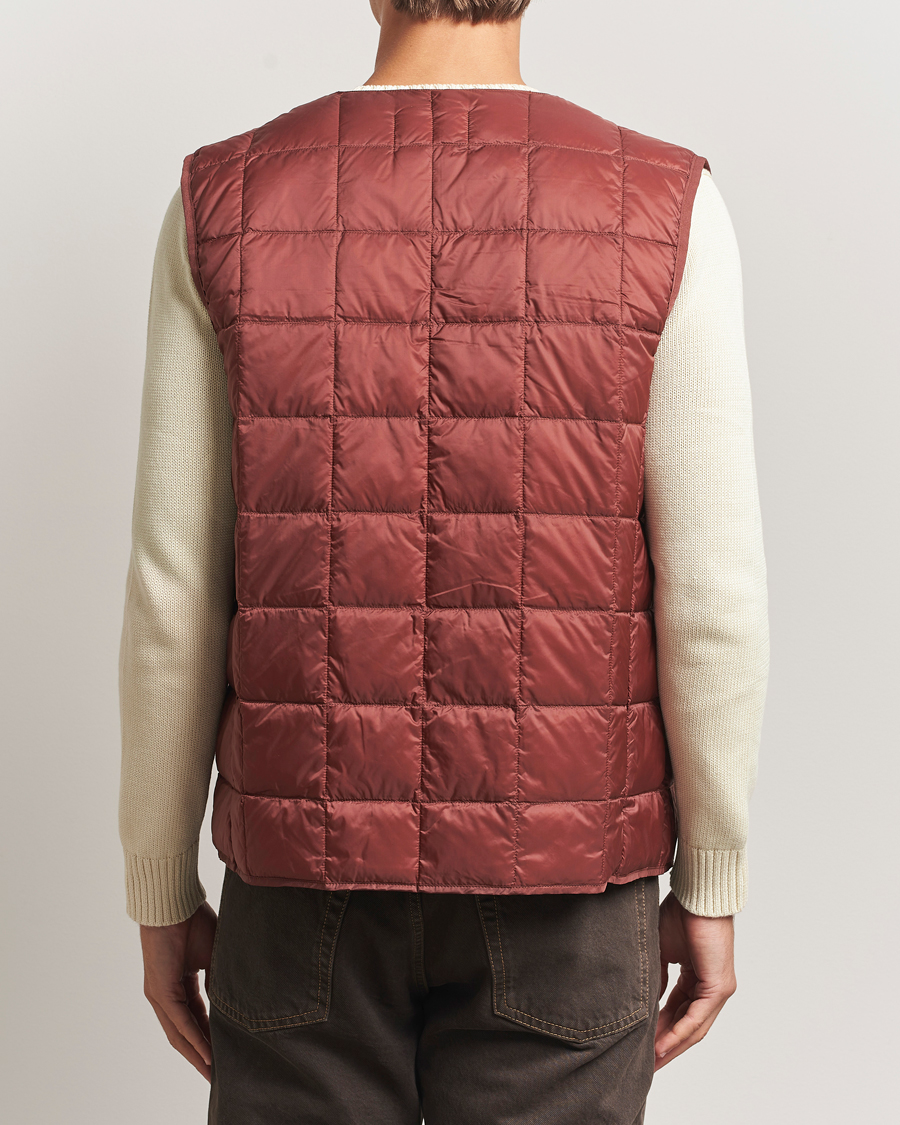 Men | Gilets | TAION | V-Neck Lightweight Down Vest Dark Red